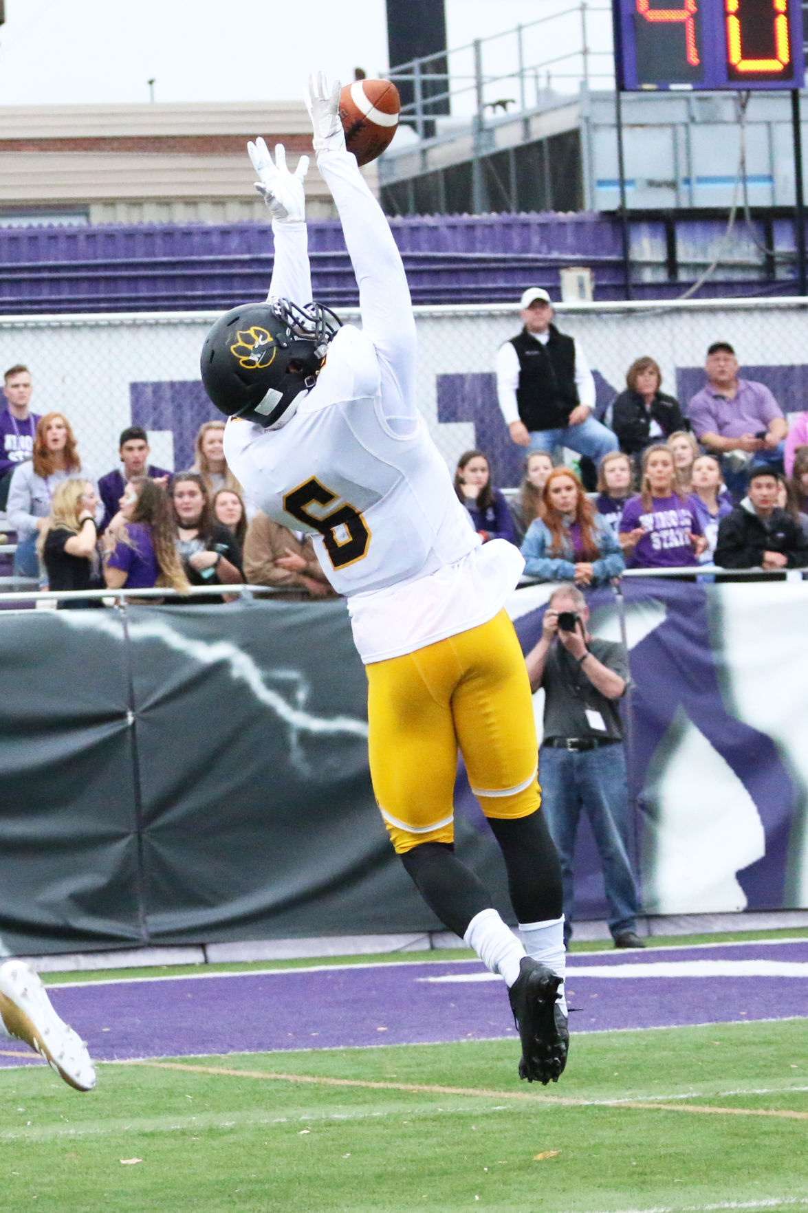 Winona State vs. Wayne State 08